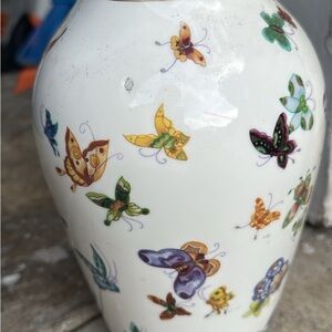 “100 Butterflies” Franklin Mint Vase